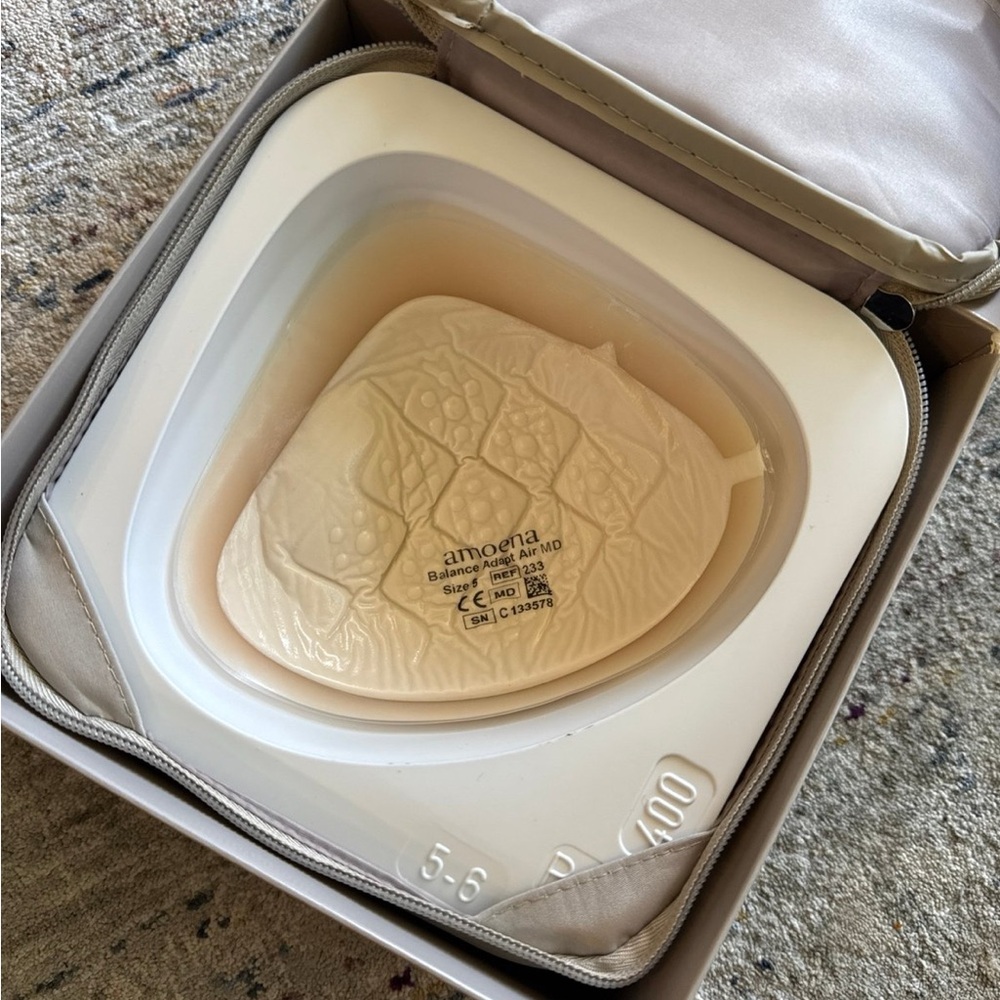 New Amoena breast shaper with air pump - Picture 4 of 6